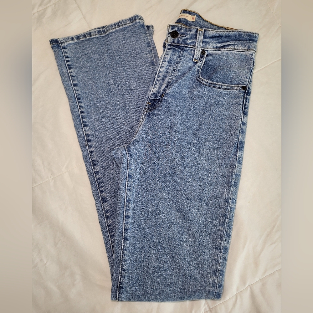 Levi 725 Denim Jeans